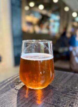 Bilde 45 En Helles på Lark Hill Foto_ Ivar Aune-resized-to-large